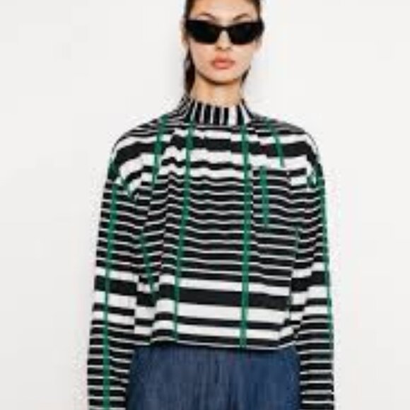 Du Paradis Zoe Mock Neck Top in Geo Stripe - Picture 1 of 7
